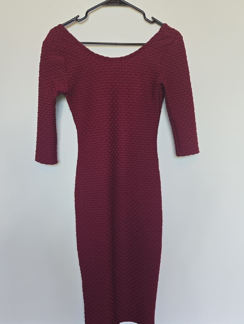 Elegant Burgundy Long-Sleeve Textured Midi Dress